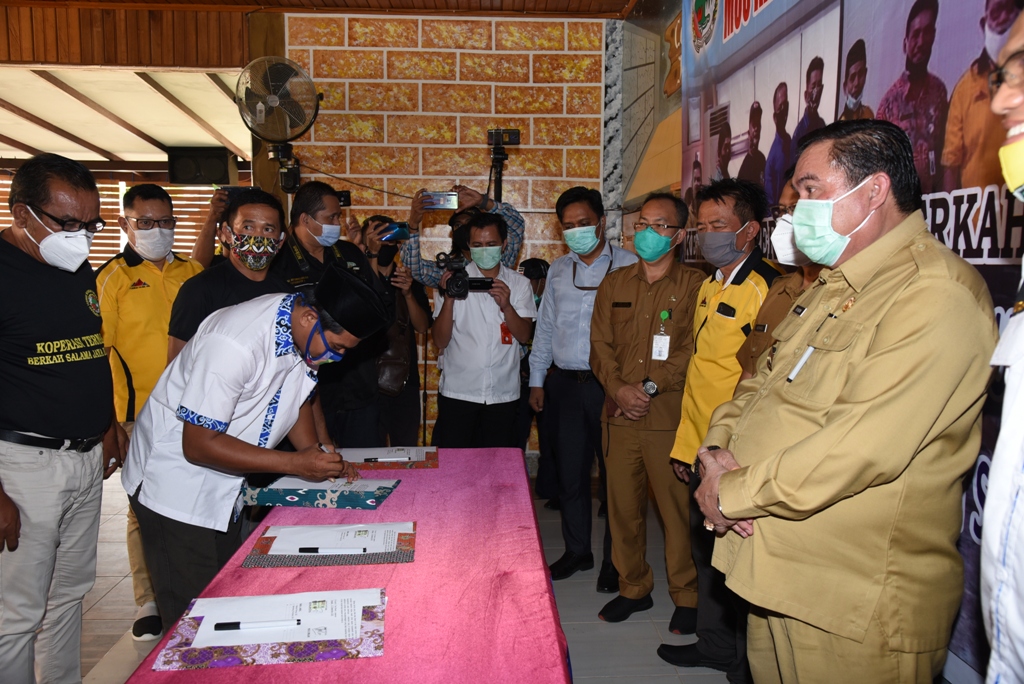 MOU Kemitraan Peternak Penggemukkan Sapi Unit Kutai Barat